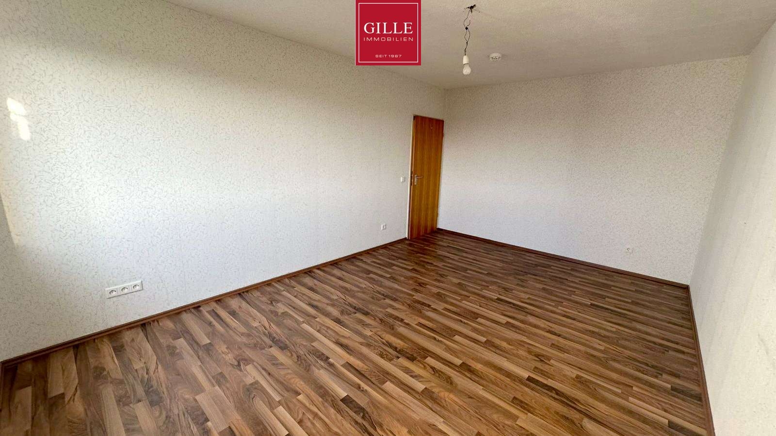 Ansicht 9 von: Neuss-Reuschenberg: Helle u. gepflegte 2-Zimmerwhg. mit Balkon, Wannenbad & Aufzug